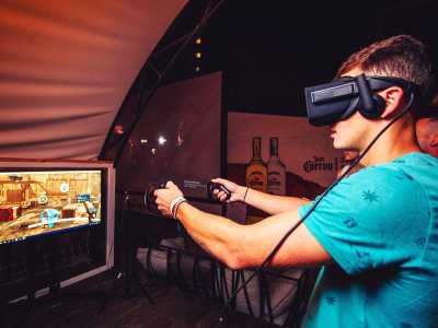 Клуб VR HUB – это не просто место, где вы можете ощутить на себе новые технологии. Посетители могут отметить здесь любое мероприятия со своими напитками и едой