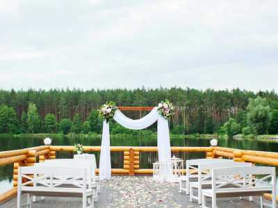 Свадебные церемонии в загородном комплексе «Чарівне озеро» в Коростышеве. 