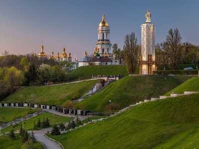 Киево-Печерская Лавра является излюбленным местом для посещения туристами и гостями города Киева. На протяжении многих веков она фактически является «меккой» всех православных верующих. 