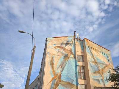 В конце 2015 года, на торце здания, на Георгиевском переулке появился мурал от львовского - по месту проживания и тернопольского - по месту рождения, уличного художника Тараса Довгалюка.