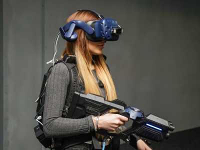 В игровом клубе VR Inn переосмыслили подход к видео играм в виртуальной реальности. Они усовершенствовали взаимодействие между игроком и окружающей средой с помощью технологию Full Body Multiplayer.