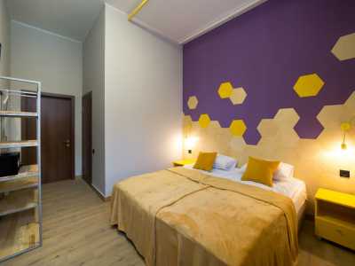 Двухместные номера в мини-отеле «Hotel Bee Station» на Троещине в Киеве
