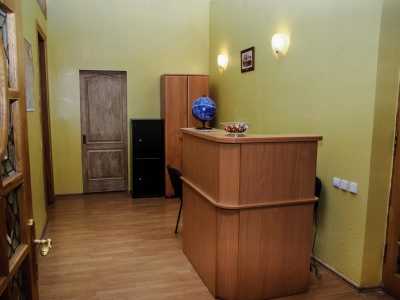 Рецепция в чистом и современном хостеле «Golden Globus» в центре Киева