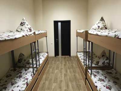 Восьмиместная спальная комната в хостеле «X HOSTEL» на улице Глыбочинская, 28 в Киеве