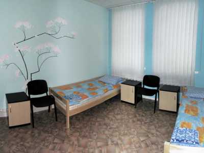 Шестиместная комната в чистом современном мини-отеле «Делиль» на улице Ярославов Вал 14в, кв. 27, что возле метро Золотые ворота.