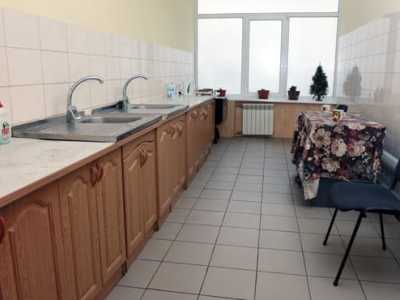 Кухня в хостеле «Радуга», на левом берегу Киева.