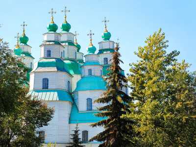 Уникальный храм является духовным символом Приднестровья. Деревянный Свято-Троицкий собор находится в Новомосковске. В настоящее время он является одним из самых старых объектов степной Украины. 