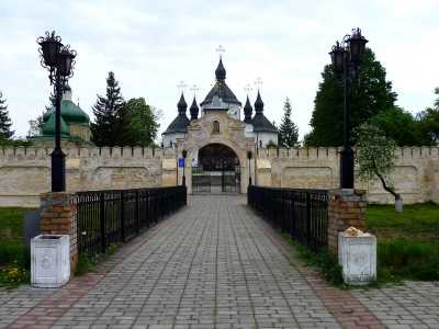 Национальный заповедник находится в населенном пункте Пляшевая, Ровенской области, Радивиловском районе, на улице Казацкой славы, 26. 