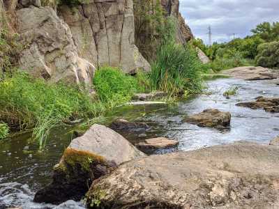 Древние гранитные скалы у реки Рось - скалы Богуслава, Киевская область