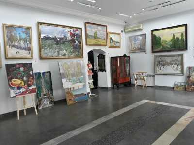 Галерея L`Art расположена в историческом районе города Киев, по адресу Андреевский спуск, 30.