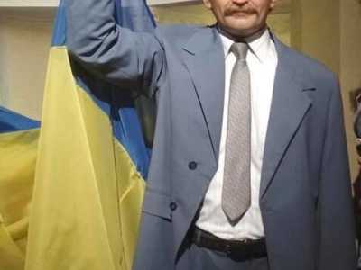 Скульптура Черновола с украинским прапором в музее «Становления украинской нации» в Киеве.