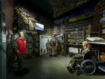 Выставка посвященная волонтерам в музее «Становления украинской нации» в Киеве.