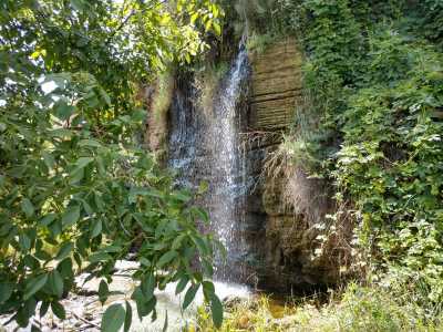 Водопад в селе Фонтанка в пригороде Одессы.