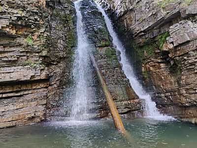 Бухтивецкий водопад в селе Буковое 