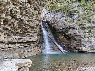 Бухтивецкий водопад в Ивано-Франковской области