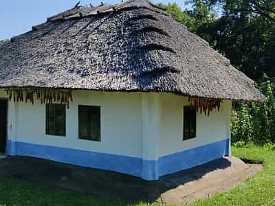Дома мазанки в черновицком областном музее народной архитектуры и быта