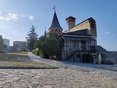 Кам'янець-Подільська Стара фортеця – унікальна споруда, яка збереглася до наших днів у всій своїй величі.