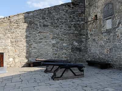 Кам'янець-Подільська Стара фортеця - унікальна споруда, яка збереглася до наших днів у всій своїй величі.