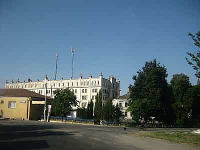 Ягильницкий крепость является одной из лучше всего сохранившихся памятников архитектуры в Тернопольской области, что привлекает внимание многочисленных посетителей и туристов.