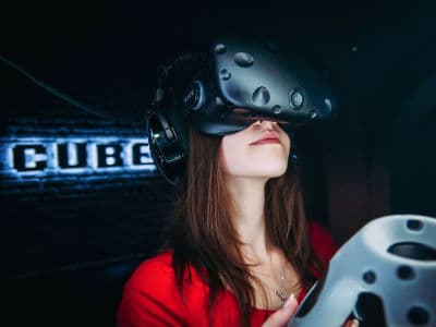 CUBE - клуб виртуальной реальности с HTC Vive в Киеве на Печерске
