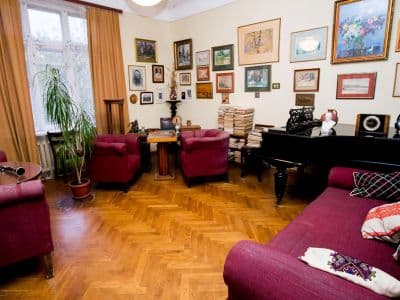  Музей-квартира Павла Тычины - это интересное и творческое место, посвященное культовой личности талантливого украинского поэта.