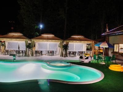 «Золотой Дуб» - гостинично-ресторанный комплекс с бассейном под Киевом. Отзывы посетителей.