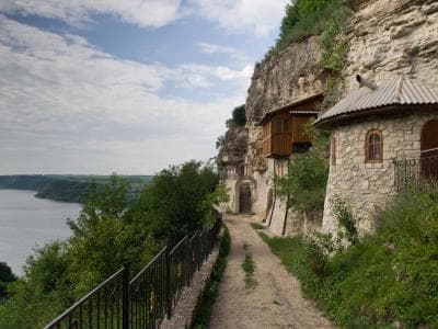 Пещерный Свято-Николаевский мужской монастырь «Галица»