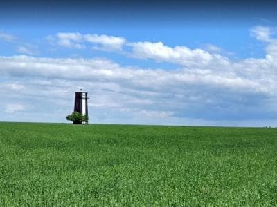 Хабловский задний маяк, или маяк в поле - удивительное живописное место в Херсонской области.