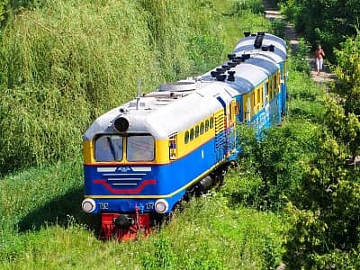 Ровенская детская железная дорога протяжностью около 2000 метров.