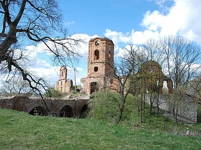 Корецкий замок - историческое сооружение, которое стояло на тропе больших политических и культурных изменений в Украине